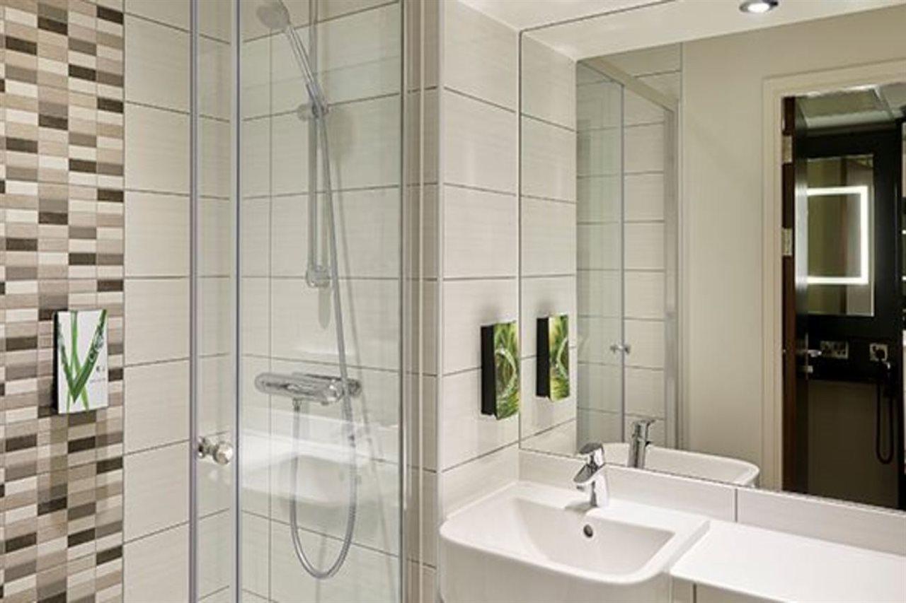 Premier Inn London Woolwich Exteriör bild